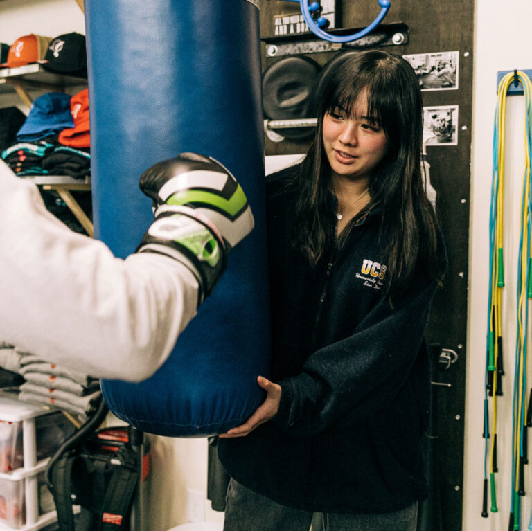 parkinsons---hitting-the-bag-2